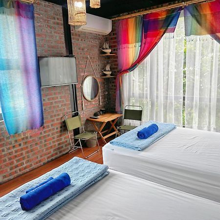 Halo Bay Homestay Ha Long Exterior photo